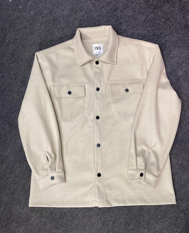 کت اورسایز فوتر زارا مردانه رنگ شیری – استایل مینیمال و شیک برای هر موقعیت | ZARA Men’s Oversized oli milky Jacket – Minimal & Timeless Style