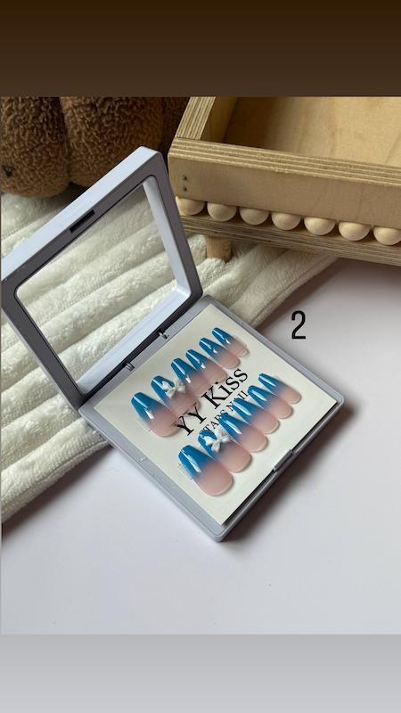 ناخن مصنوعی