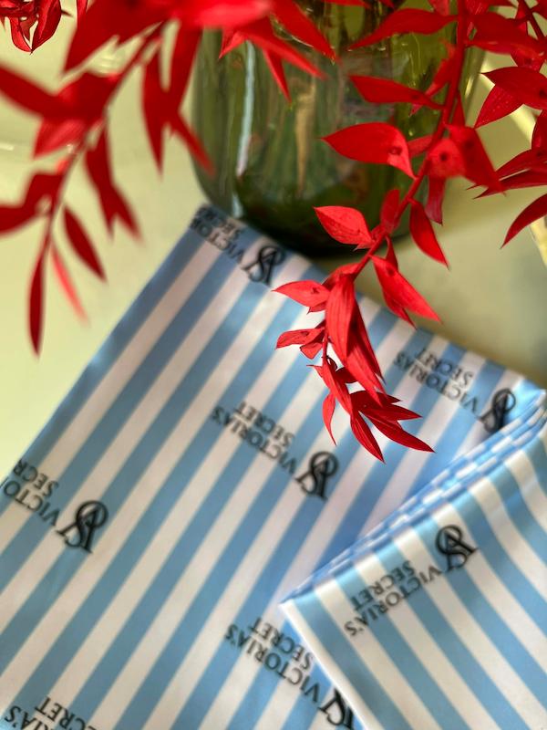 روبالشتی ساتن ابریشم خانوم و آقای ویکتوریا سکرت