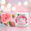 کرم مرطوب کننده عصاره گل رز گارنیه