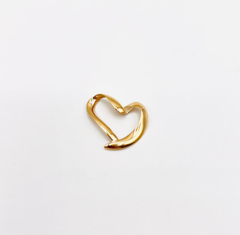 آویز زنانه طلا ۱۸ عیار اویز قلب سه بعدی گالری هورا گلد