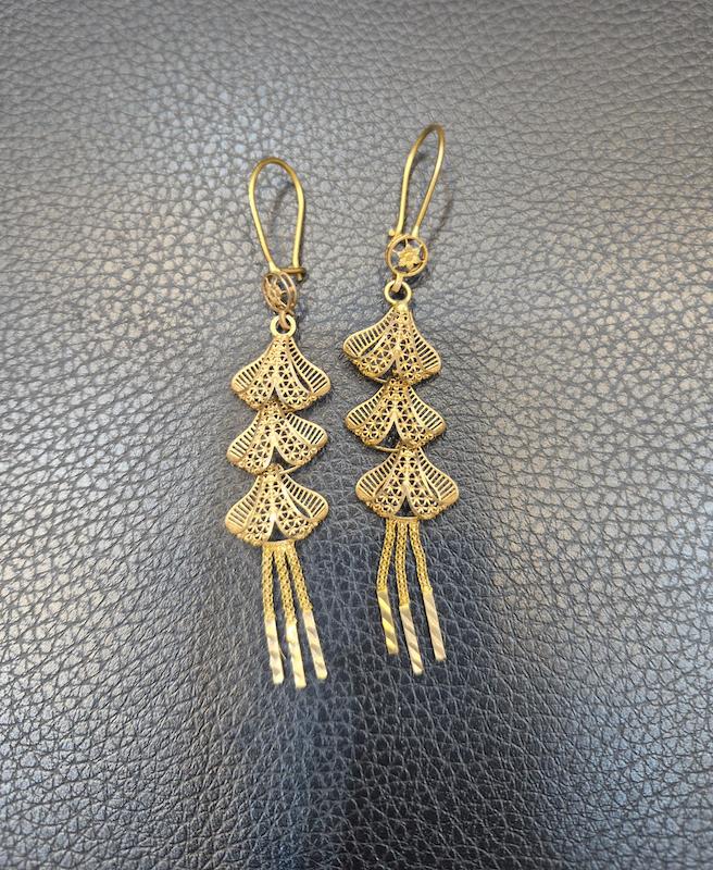 گوشواره زنانه طلا ۱۸ عیار گوشواره خوشه ای گالری طلای اف ام