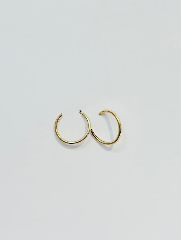 گوشواره زنانه طلا ۱۸ عیار گوشواره حلقه ای مینیمال طلای نیاکی