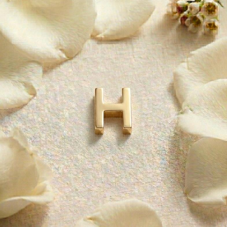 آویز طلا ۱۸ عیار حرف H سه بعدی گالری شمش طلا