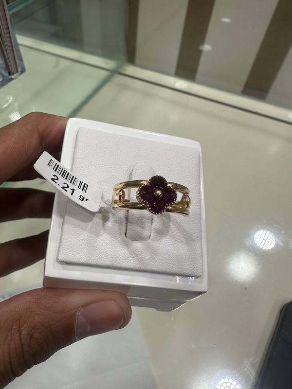 انگشتر زنانه طلا ۱۸ عیار انگشتر ونکلیف(وزن سنگ کسر شده است) گالری طلا و جواهر ایران