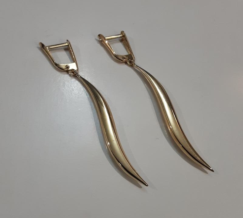 گوشواره زنانه طلا ۱۸ عیار مدل لوکس طرح S دلفین گلد گالری