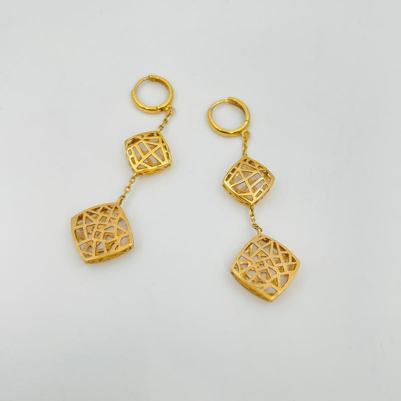 گوشواره زنانه طلا ۱۸ عیار گوشواره گالری طلا و جواهر زن روز