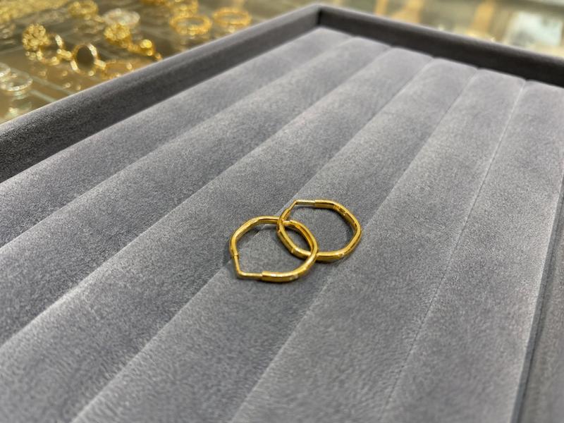 گوشواره زنانه طلا ۱۸ عیار گوشواره حلقه ای گالری فرح بخش