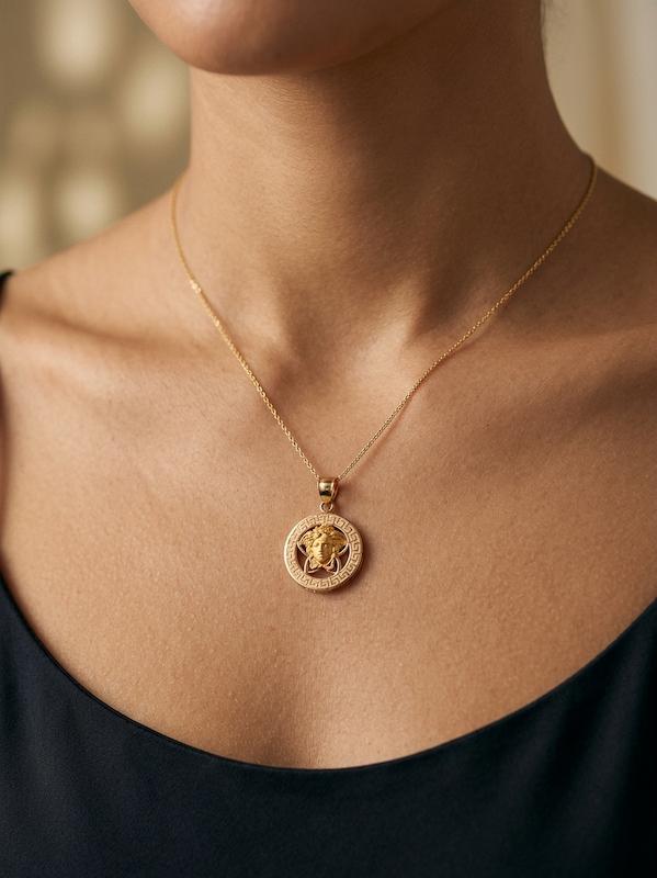 گوشواره طلا ۱۸ عیار مدال ورساچ بدون اجرت گالری طلای رز