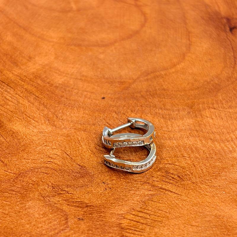 گوشواره طلا ۱۸ عیار گوشواره‌ بدون اجرت گالری طلای رز