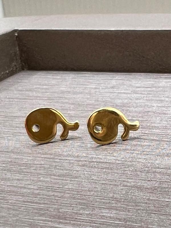 گوشواره زنانه طلا ۱۸ عیار گوشواره میخی دلفین گالری لاجوردی