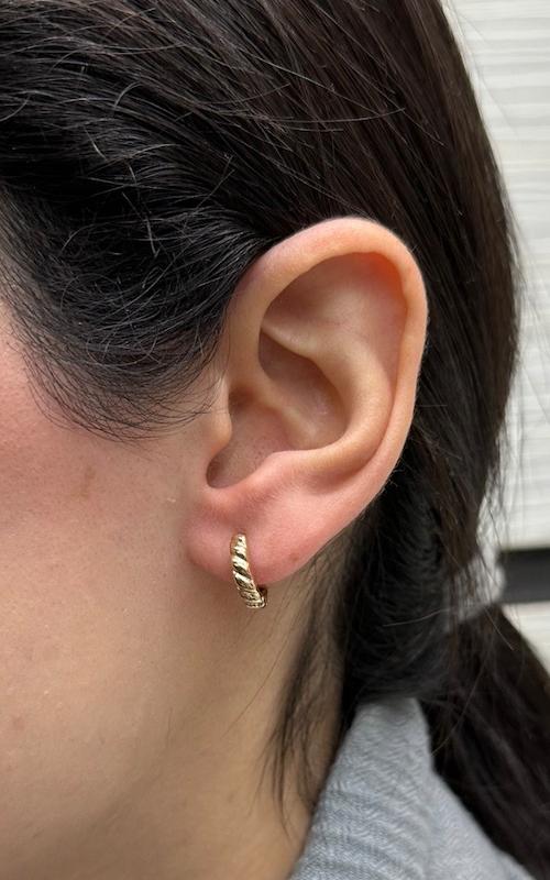 گوشواره زنانه طلا ۱۸ عیار گوشواره حلقه ای طنابی گالری طلای فلور گالری طلای فلور