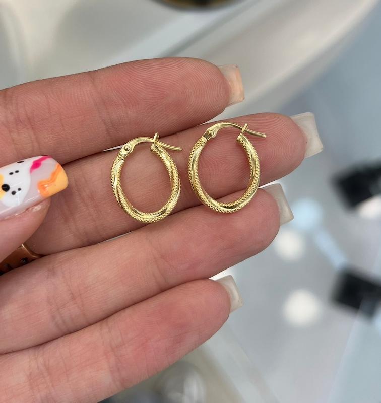 گوشواره زنانه طلا ۱۸ عیار گوشواره حلقه ای مدل پیچی طلا طلای مهرنیا