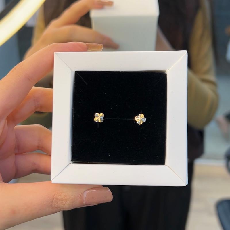 گوشواره زنانه طلا ۱۸ عیار ونکلیف گالری طلای ایرانه