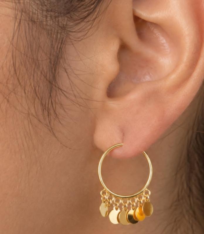 گوشواره زنانه طلا ۱۸ عیار گوشواره حلقه متوسط با آویزهای پولکی گالری کاژه گلد