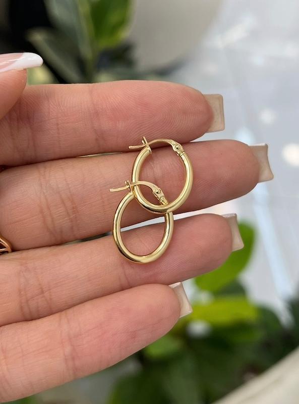 گوشواره زنانه طلا ۱۸ عیار گوشواره حلقه ای بیضی طلا طلای مهرنیا