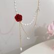 گردنبند مرواریدی گل سرخ – جادوی عشق و ظرافت