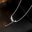گردنبند شاخه نقره‌ای – لطافت درخشان سادگی