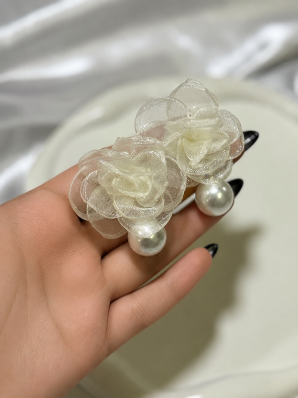 گوشواره گل‌پارچه‌ای