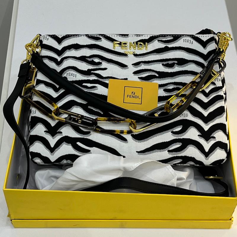 کیف فندی مسترکوالیتی با جعبه وارداتی fendi