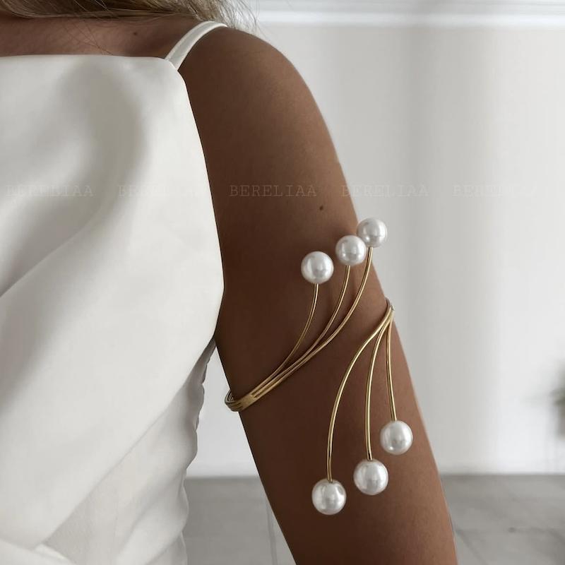 بازوبند مرواریدی