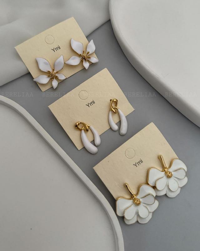 گوشواره میناکاری سفید