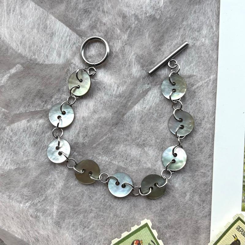 دستبند صدف طبیعی Coraline