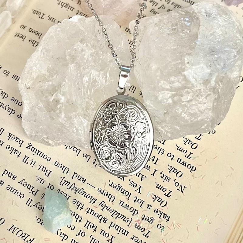 گردنبند لاکت Vintage🕯️