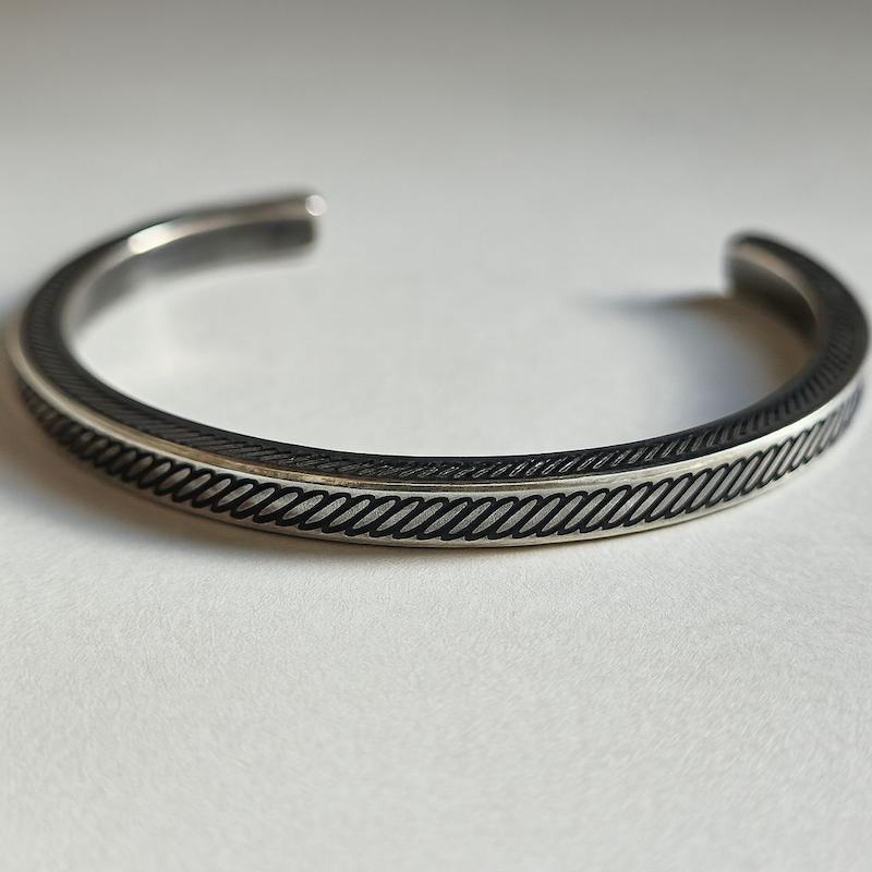 بنگل پسر بد 