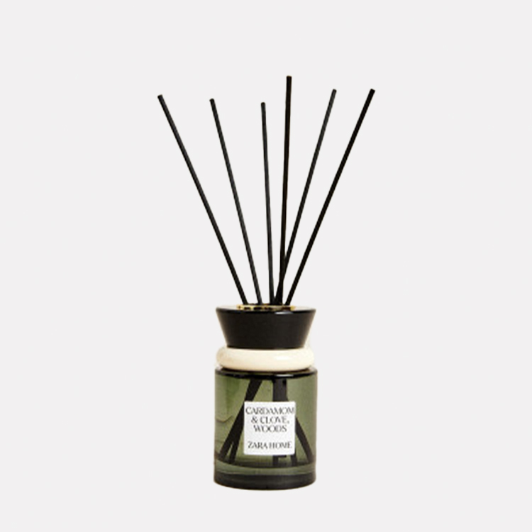 عطر خانگی zara home cardamom & clove, woods
