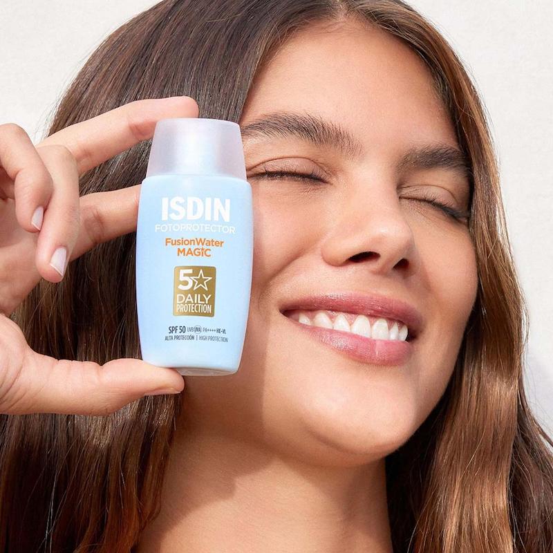 ضد آفتاب  بدون رنگ مجیک فیوژن واتر ایزدین  |  spf50 ISDIN 