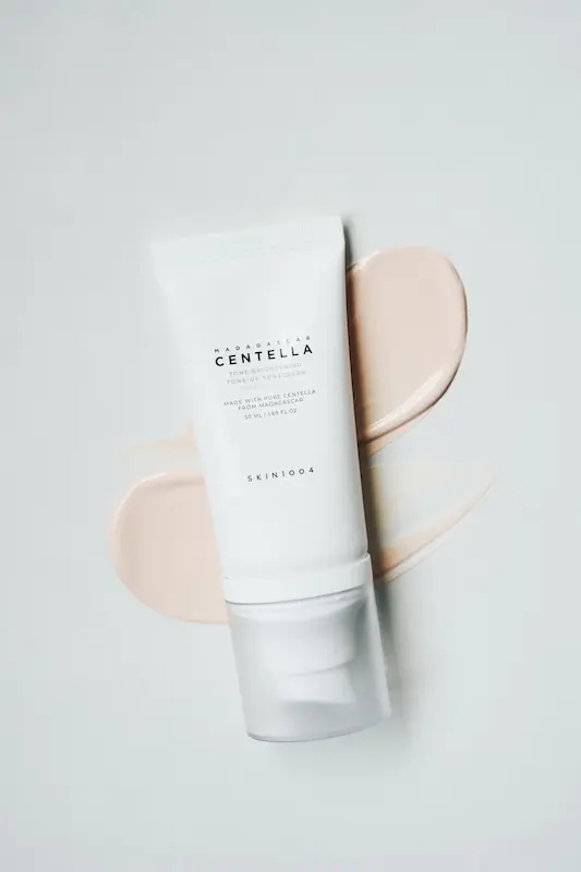 ضد آفتاب ضد لک و روشن کننده تون آپ سنتلا اسکین SKIN1004 Centella Tone Brightening Tone Up 1004 Sunscreen