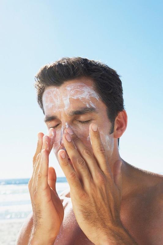 ضد آفتاب فیوژن واتر  مجيك سری جدید  Isdin SPF50 ایزدین