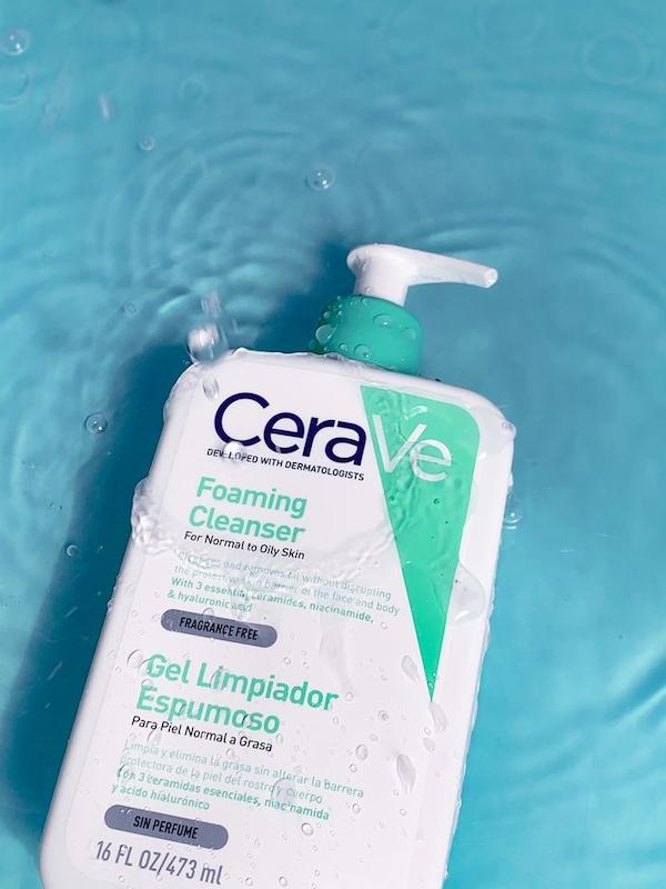 ژل شوینده  فومی صورت  پوست نرمال تا چرب سراوی مدل Foaming Facial Cleanser مخصوص پوست‌های نرمال تا چرب