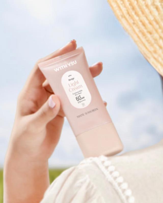 ضدآفتاب کرمی رنگی ویت یو light beige