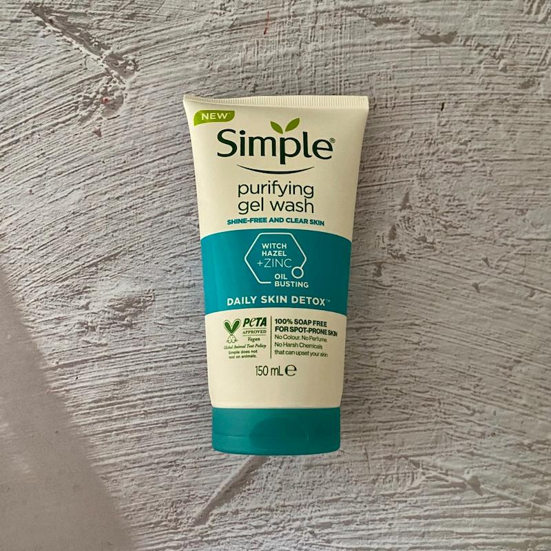 ژل شوینده صورت ضدجوش سیمپل Simple Purifying Gel Wash
