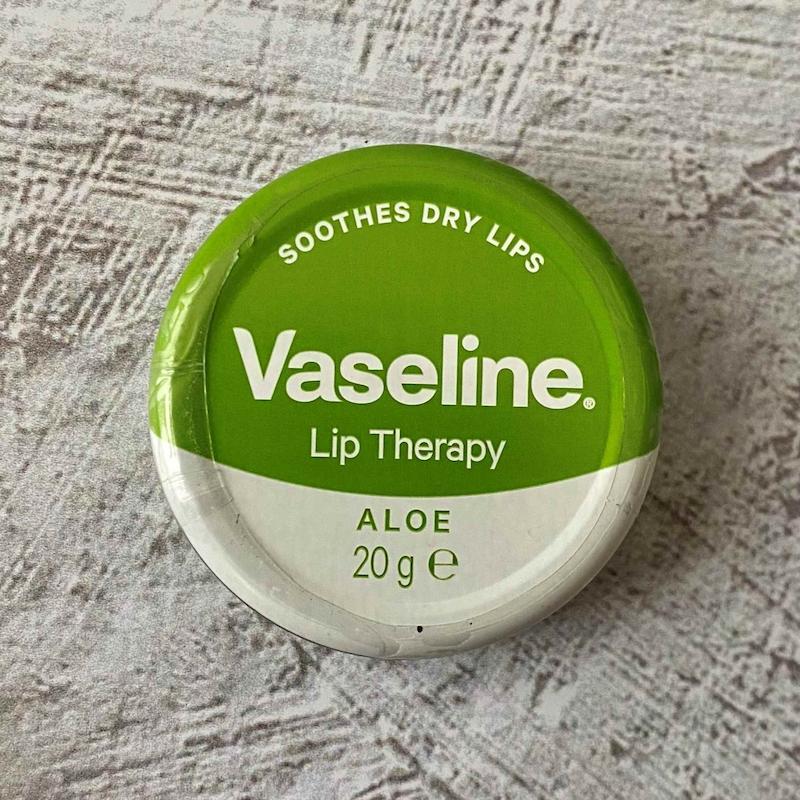 بالم لب  وازلین مدل آلوئه ورا Vaseline Aloevera 