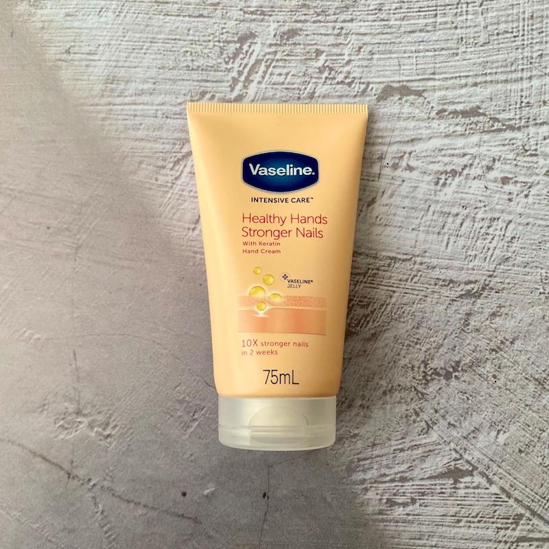 کرم دست وازلین