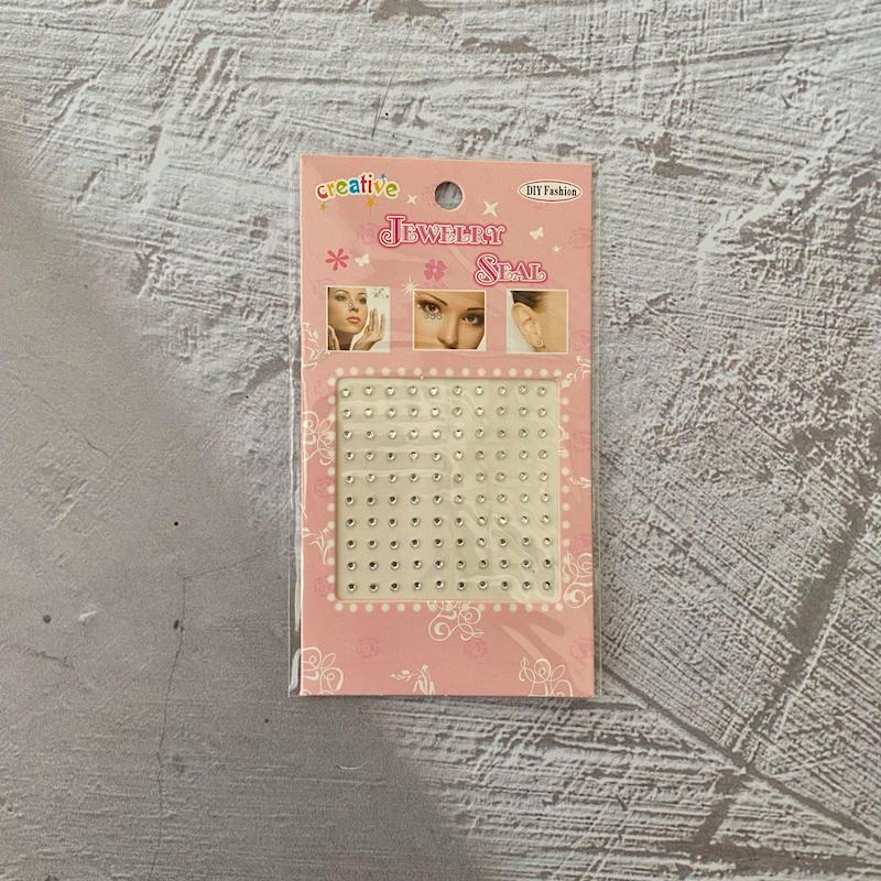 نگین آرایشی