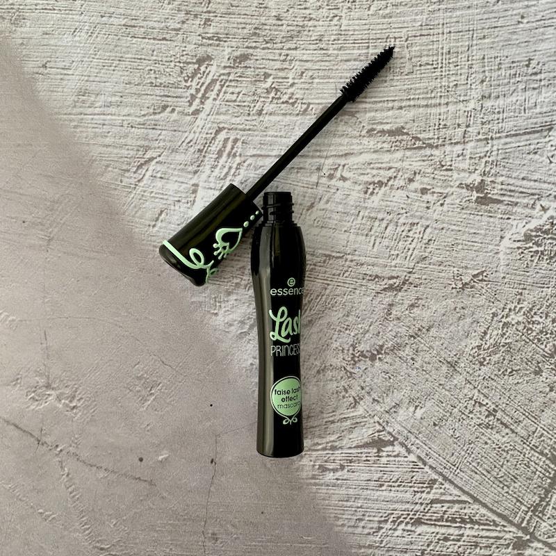 ریمل حالت دهنده اسنس مدل لش پرنسس Essence False Lash Effect 