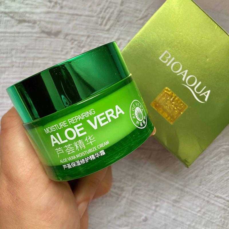 کرم مرطوب کننده آلوئه ورا بیوآکوا Bioaqua