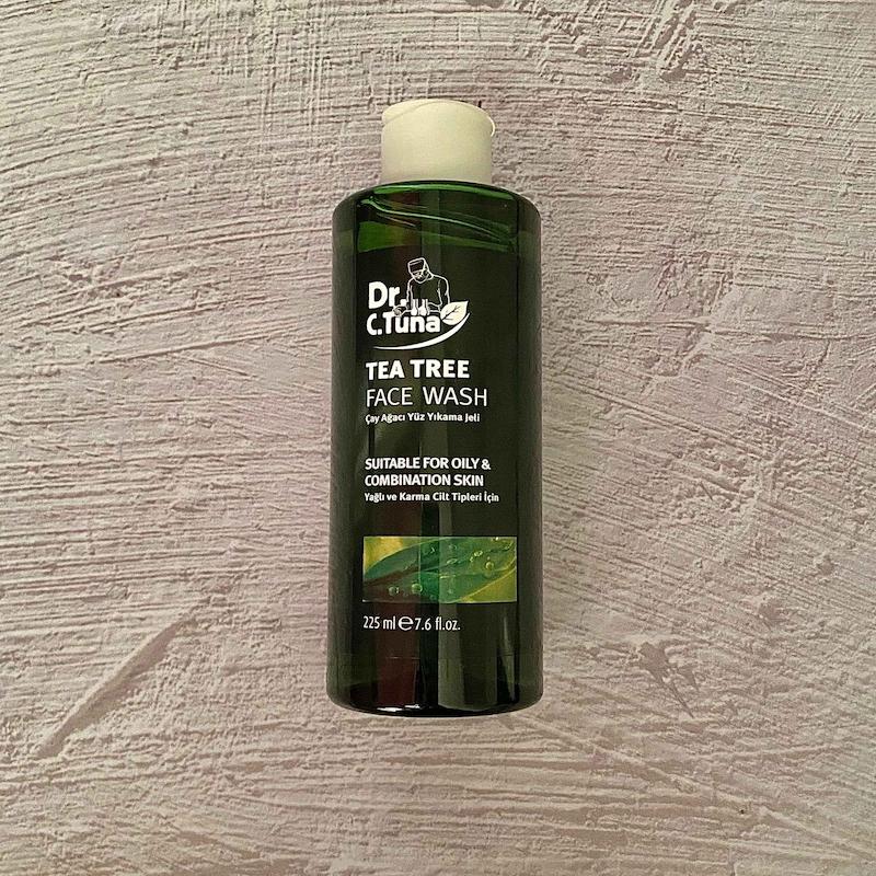 شوینده صورت فارماسی مدل درخت چای Tea Tree Farmasi