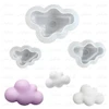 سه قالب سیلیکونی ابر سفید با اندازه‌های کوچک تا متوسط، نمایش در چیدمان مثلثی روی زمینه روشن برای تأکید بر فرم فانتزی.