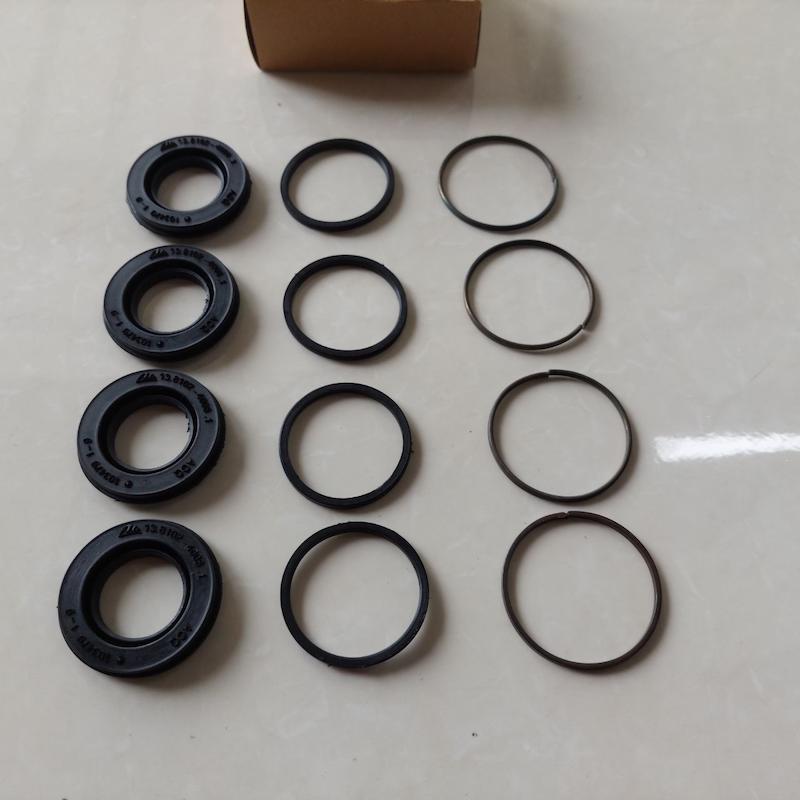 پک لوازم کالیپر جلو E12 