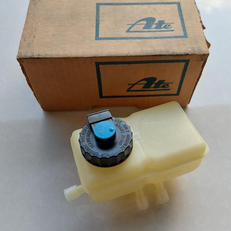 مخزن روغن ترمز E12 