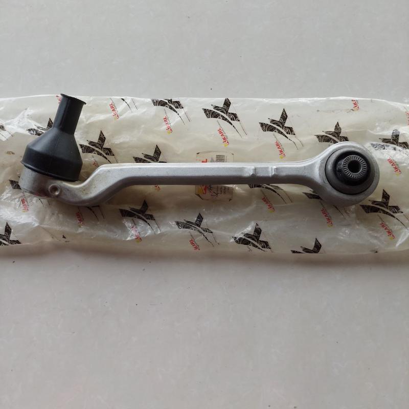 طبق کوچک جلو سمت راست F30 