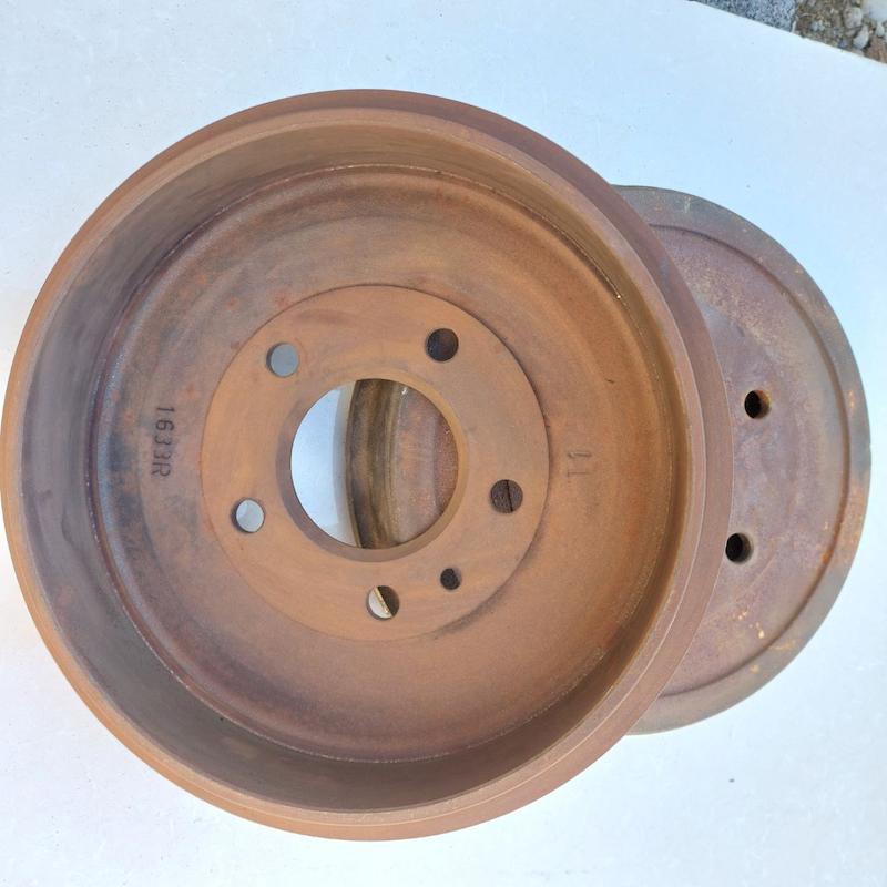 کاسه چرخ عقب E12