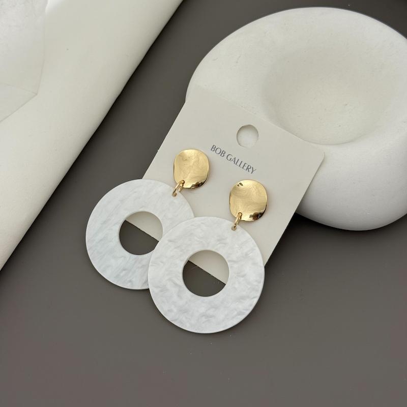 گوشواره صدفی