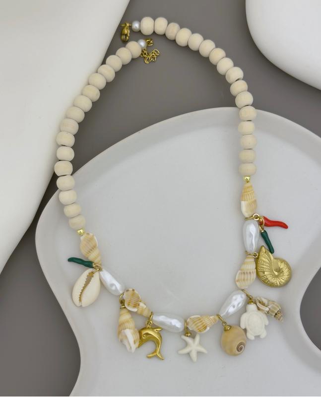 گردنبند چوبی آویز صدف