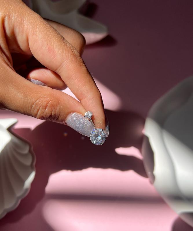 پیرسینگ واقعی ناف نگین درشت